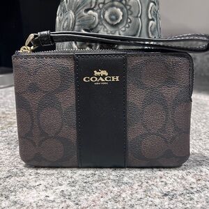 NWOT Coach Wristlet